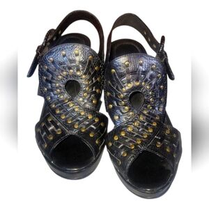 Frye Black Rustic Studded Leather Open Toe Buckle Women's Sandals Sz 6 1/2B